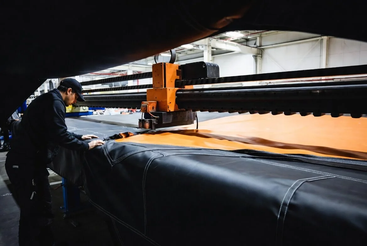 Corte profesional de materiales para hinchables